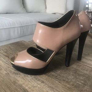 BCBGENERATION SANDALS